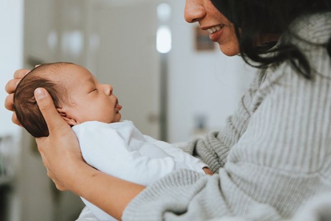 Five Essentials for First-Time Mothers That Will Actually Make Their First Month Easier