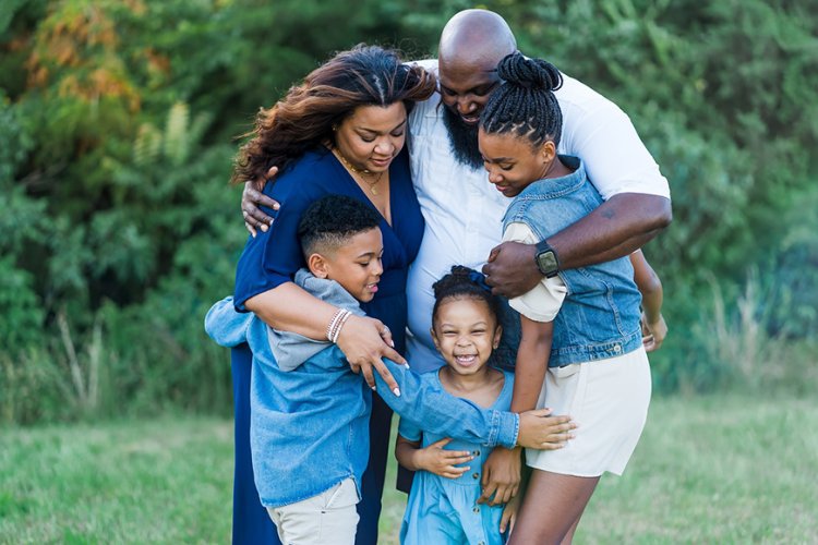 Organizing Family Photoshoot Outfits: A Real Mom's Guide (Without Losing Your Mind)