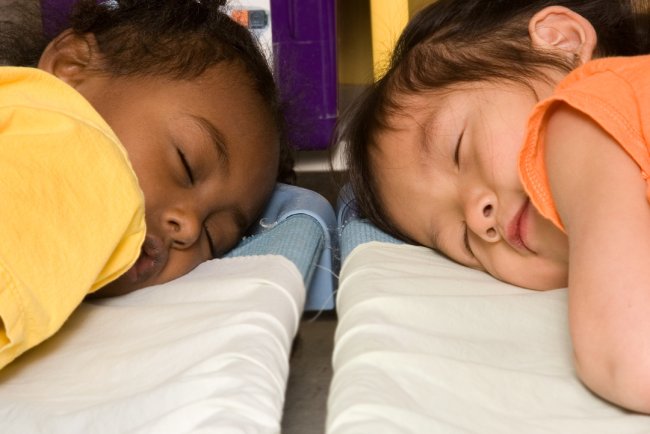 I created an effective "go back in bed" chart because my kids will not stay in bed.