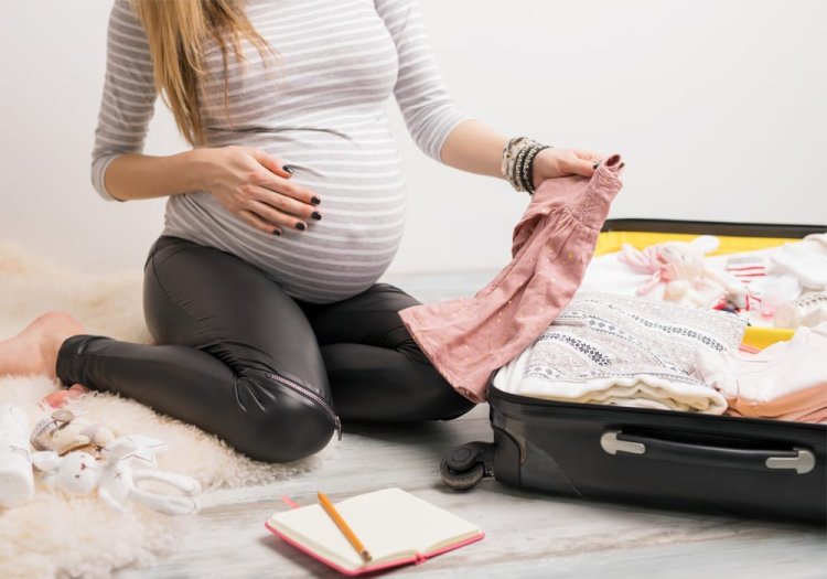24 Things You Actually Need in Your Hospital Bag (Plus a Free Printable Checklist)