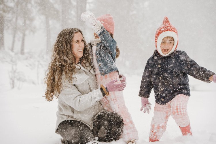 7 Honest Ways to Help Your Kids Avoid Holiday Stress